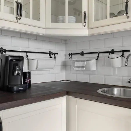 Beyond Living - Zentral