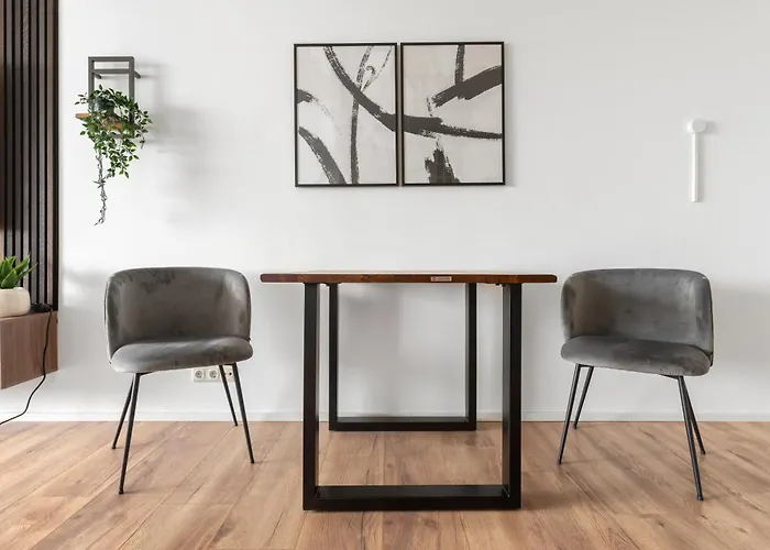 Beyond Living - Zentral